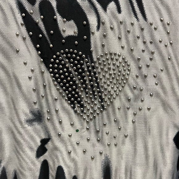 Animal Print Cheetah Shirt with Attached Neck Scarf and Sequin Heart - Picture 5 of 6